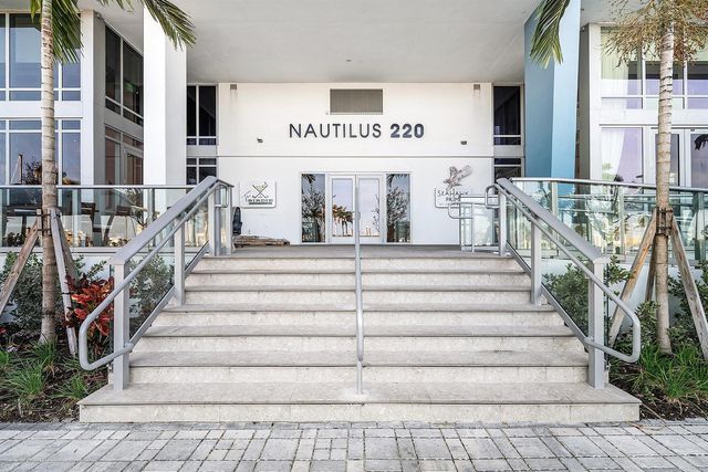 220 Lake Shore Drive 1010, Lake Park, FL 33403