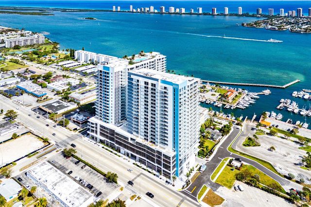 220 Lake Shore Drive 1010, Lake Park, FL 33403