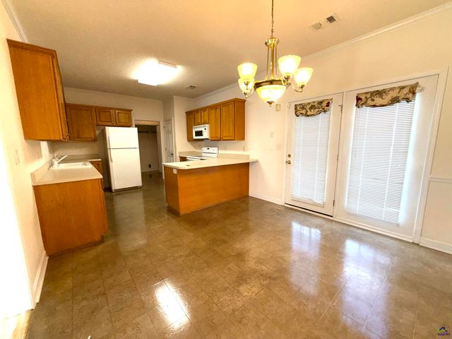 125 SaraKay Circle, Macon, GA 31216