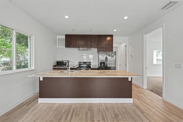 1018 7TH AVENUE S, St Petersburg, FL 33705