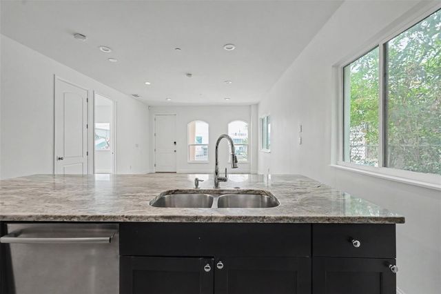 1018 7TH AVENUE S, St Petersburg, FL 33705