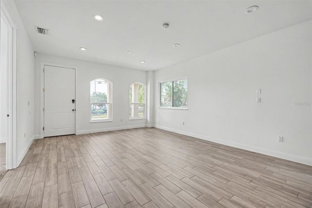 1018 7TH AVENUE S, St Petersburg, FL 33705