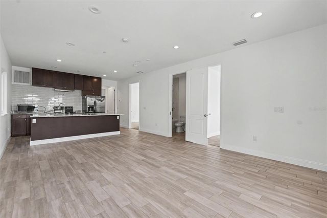1018 7TH AVENUE S, St Petersburg, FL 33705