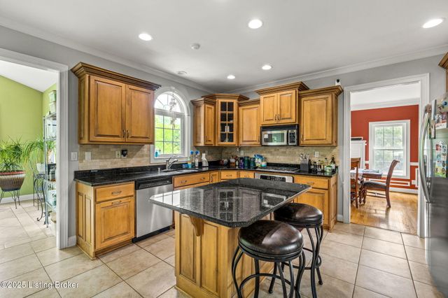 4820 Stanley Farm Ct, La Grange, KY 40031