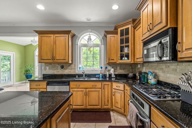 4820 Stanley Farm Ct, La Grange, KY 40031