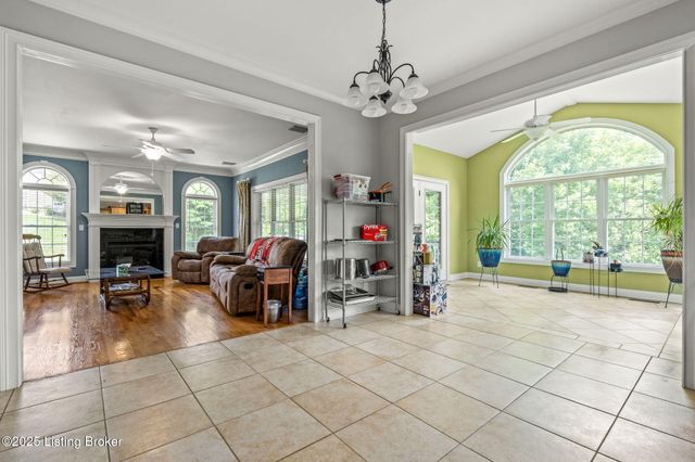 4820 Stanley Farm Ct, La Grange, KY 40031