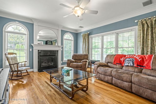 4820 Stanley Farm Ct, La Grange, KY 40031