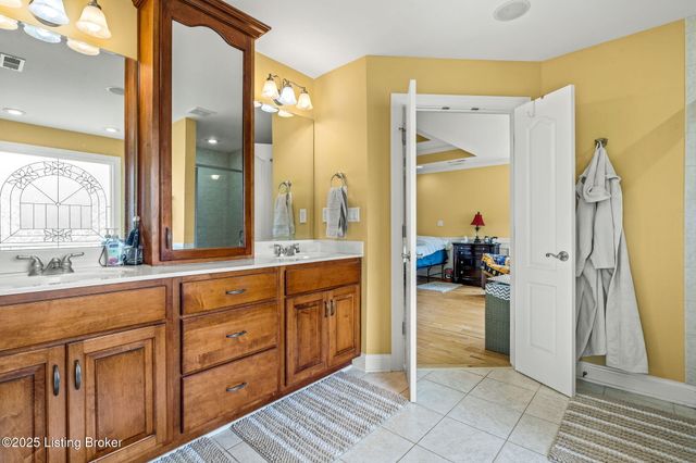 4820 Stanley Farm Ct, La Grange, KY 40031