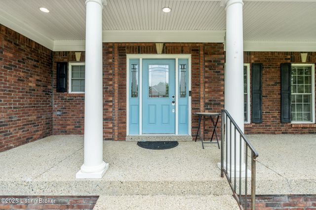 4820 Stanley Farm Ct, La Grange, KY 40031