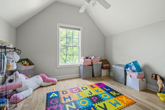 4820 Stanley Farm Ct, La Grange, KY 40031