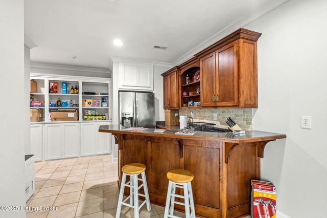 4820 Stanley Farm Ct, La Grange, KY 40031