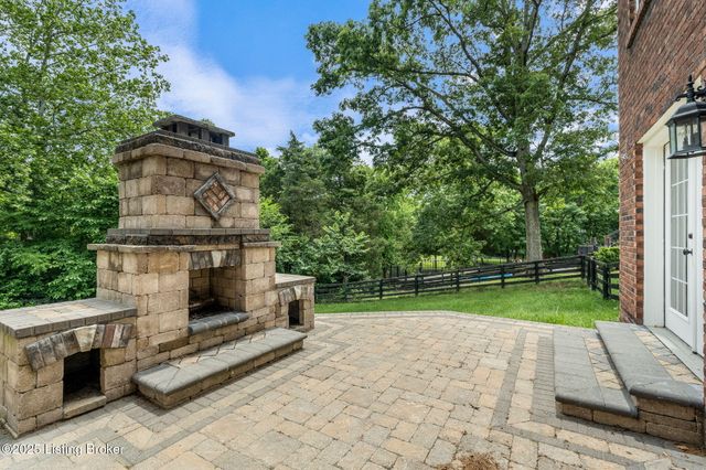 4820 Stanley Farm Ct, La Grange, KY 40031