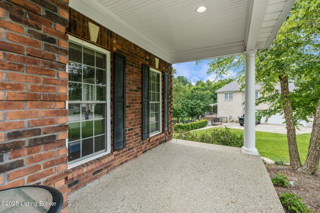 4820 Stanley Farm Ct, La Grange, KY 40031