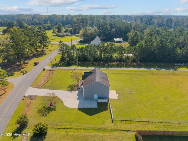 241 Scott Jenkins Road, Jacksonville, NC 28540