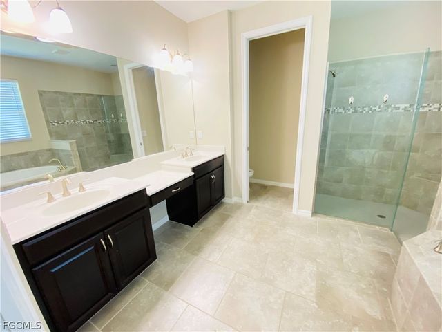 2108 SW 28th TER, Cape Coral, FL 33914