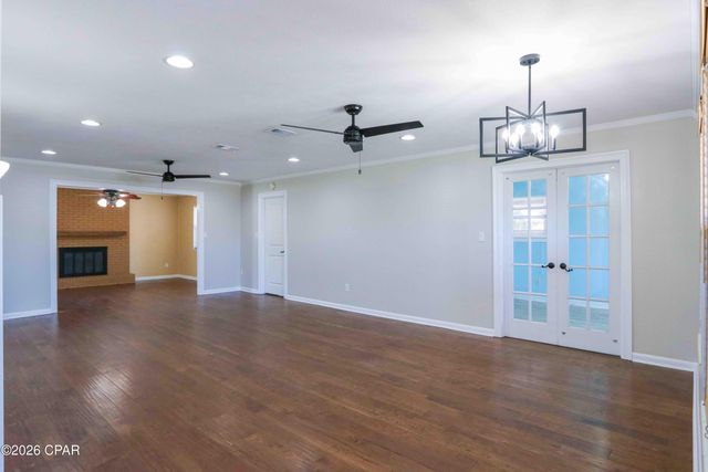 1856 Airport Circle, Panama City, FL 32405