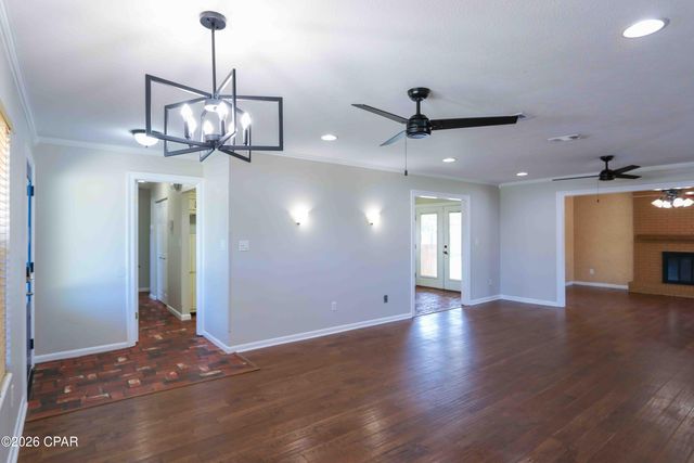 1856 Airport Circle, Panama City, FL 32405