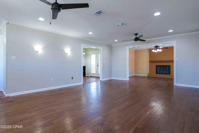 1856 Airport Circle, Panama City, FL 32405