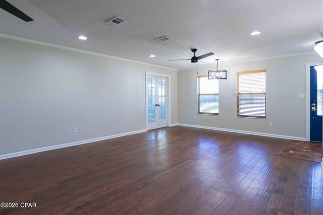 1856 Airport Circle, Panama City, FL 32405