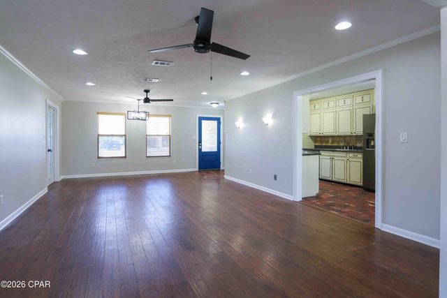 1856 Airport Circle, Panama City, FL 32405