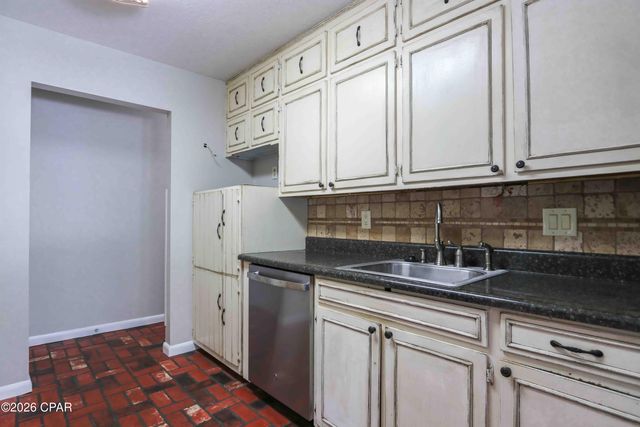 1856 Airport Circle, Panama City, FL 32405
