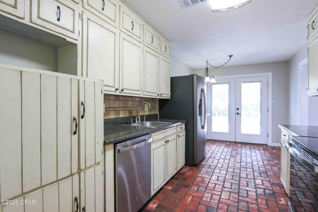 1856 Airport Circle, Panama City, FL 32405