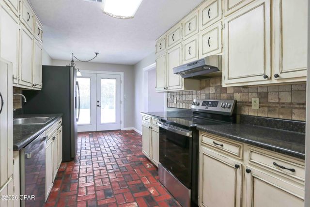 1856 Airport Circle, Panama City, FL 32405