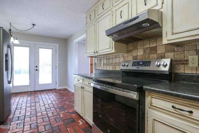 1856 Airport Circle, Panama City, FL 32405