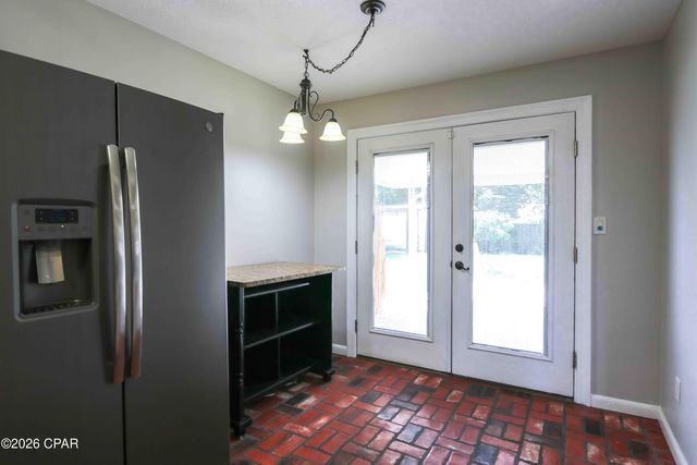 1856 Airport Circle, Panama City, FL 32405