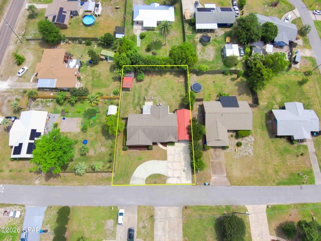 1856 Airport Circle, Panama City, FL 32405