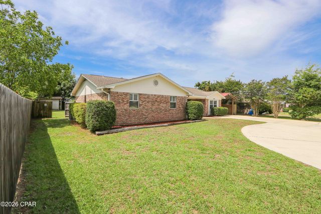 1856 Airport Circle, Panama City, FL 32405