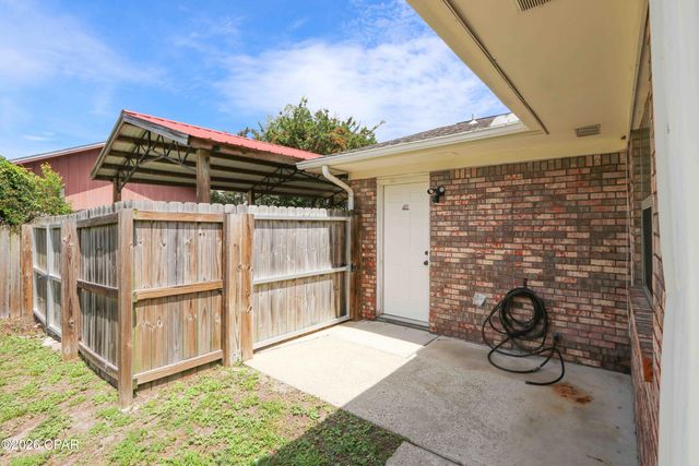 1856 Airport Circle, Panama City, FL 32405