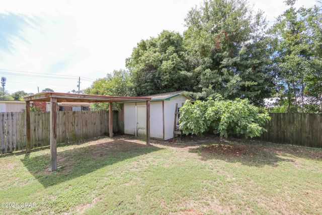1856 Airport Circle, Panama City, FL 32405