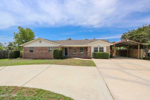1856 Airport Circle, Panama City, FL 32405