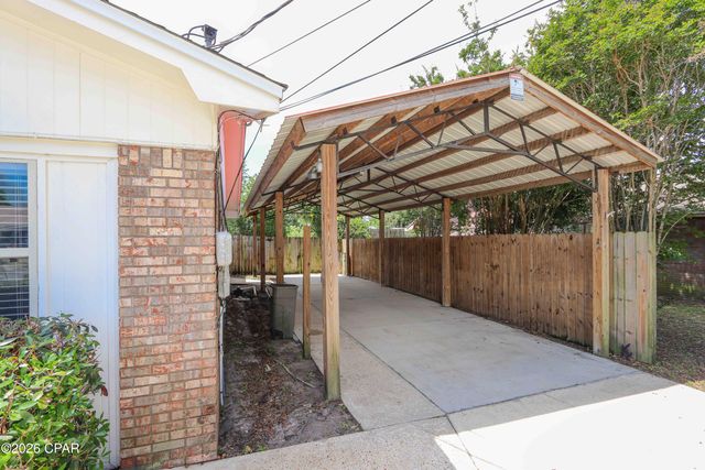 1856 Airport Circle, Panama City, FL 32405