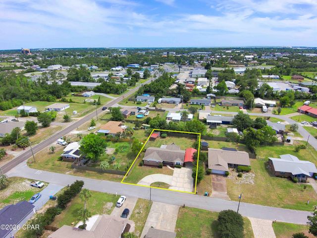 1856 Airport Circle, Panama City, FL 32405