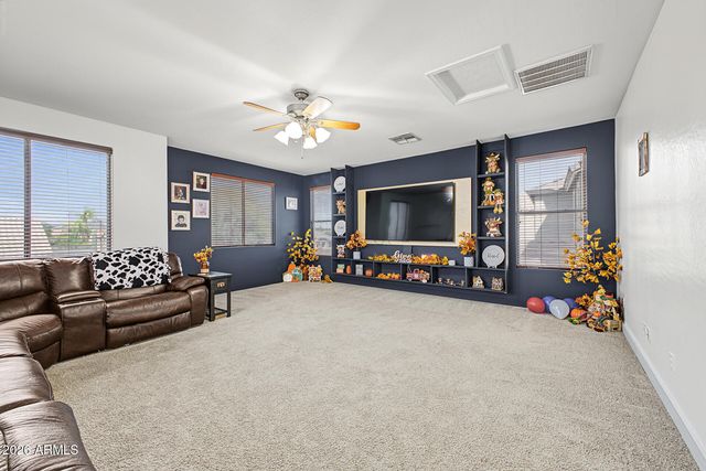 30519 N GUNDERSON Drive, San Tan Valley, AZ 85143