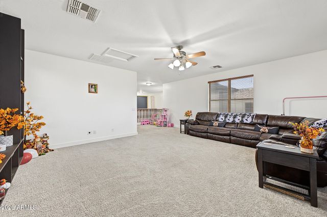 30519 N GUNDERSON Drive, San Tan Valley, AZ 85143