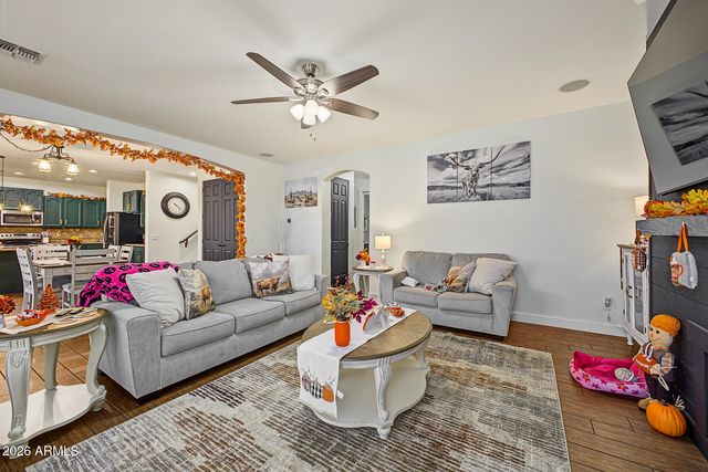 30519 N GUNDERSON Drive, San Tan Valley, AZ 85143