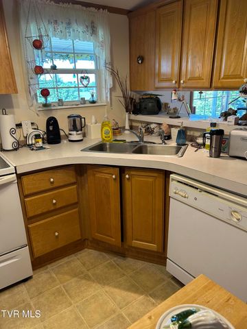 210 Ebenezer Loop, Chuckey, TN 37641