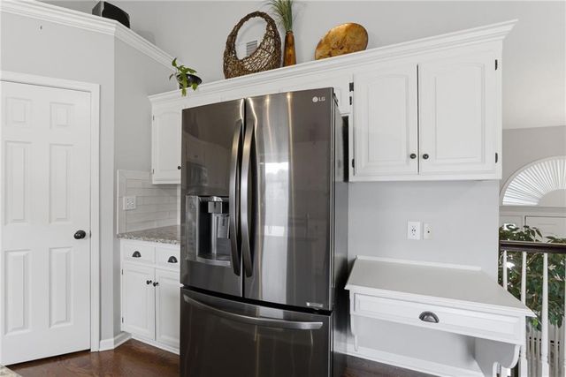2301 SW Tracker Lane, Lee's Summit, MO 64082