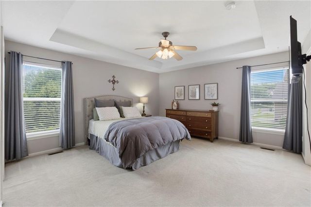 2301 SW Tracker Lane, Lee's Summit, MO 64082