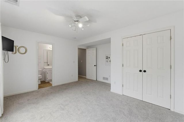 2301 SW Tracker Lane, Lee's Summit, MO 64082