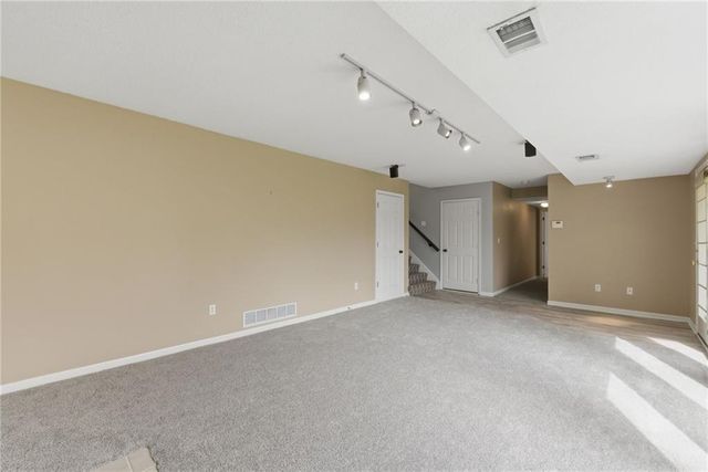 2301 SW Tracker Lane, Lee's Summit, MO 64082