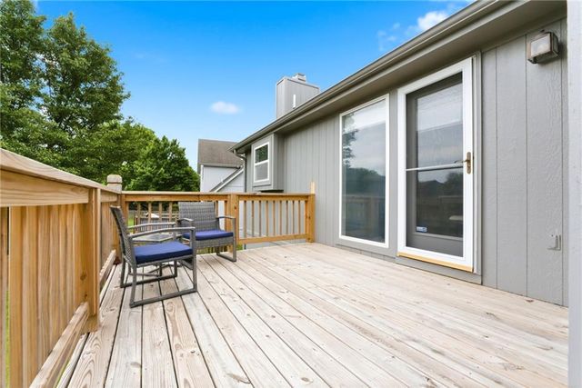 2301 SW Tracker Lane, Lee's Summit, MO 64082