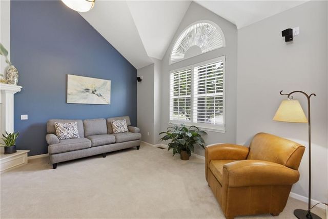 2301 SW Tracker Lane, Lee's Summit, MO 64082