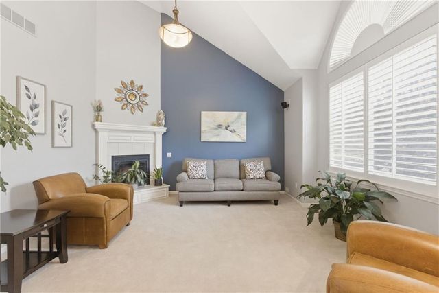 2301 SW Tracker Lane, Lee's Summit, MO 64082