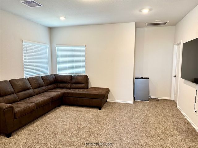 828 Mineral Wells Lane, College Station, TX 77845