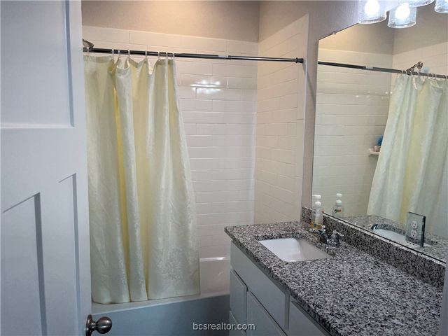 828 Mineral Wells Lane, College Station, TX 77845