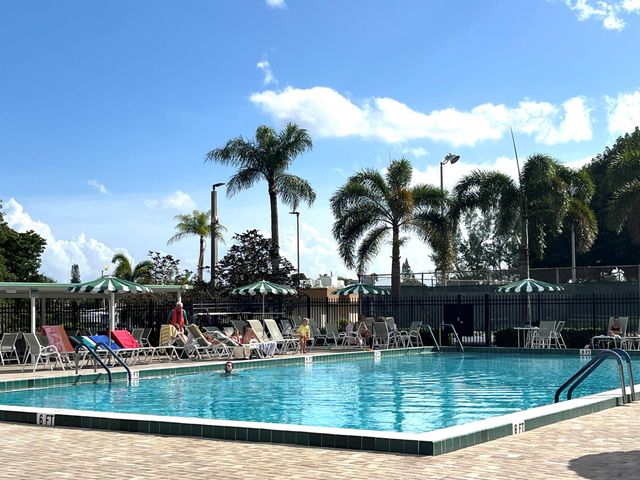 330 NE 26th Avenue 406, Boynton Beach, FL 33435